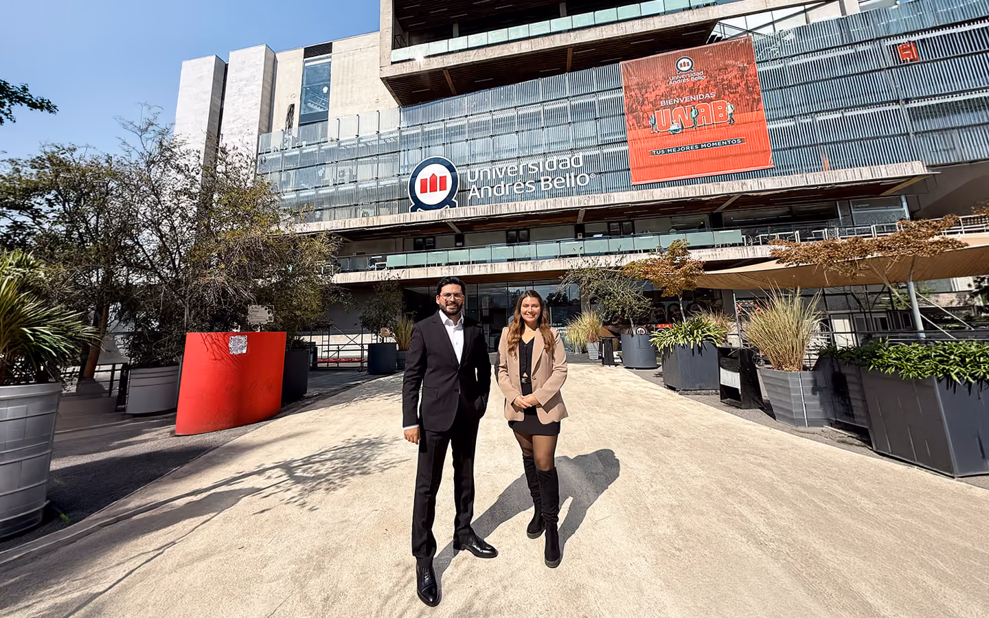 Marketing digital y emprendimiento Charla Costera Group en UNAB